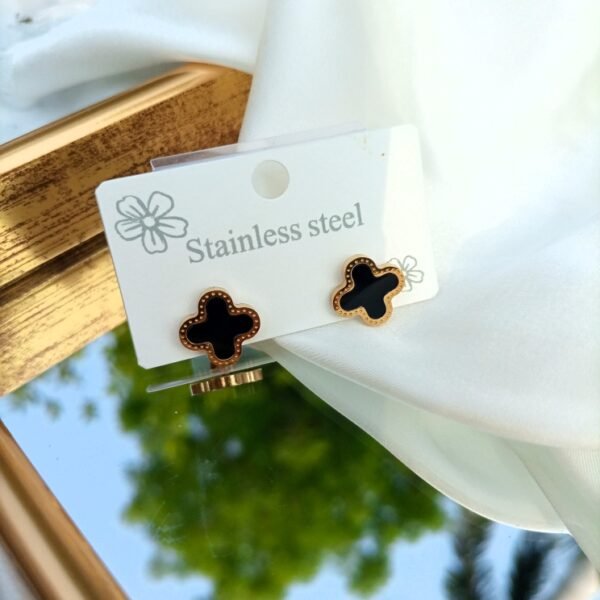 Black Clover Stud