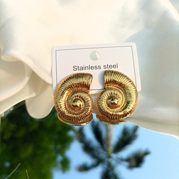 Golden Shell Earrings